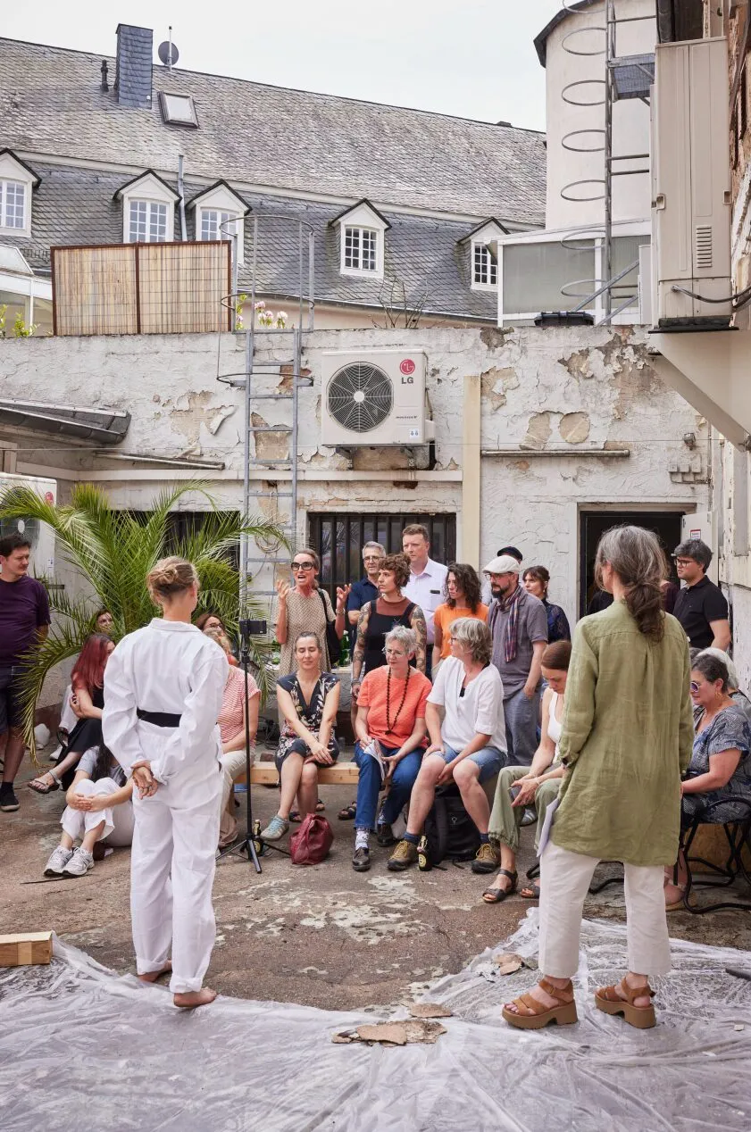 Performance im Hof · Rheinland-Pfalz Triennale 2026, Trier